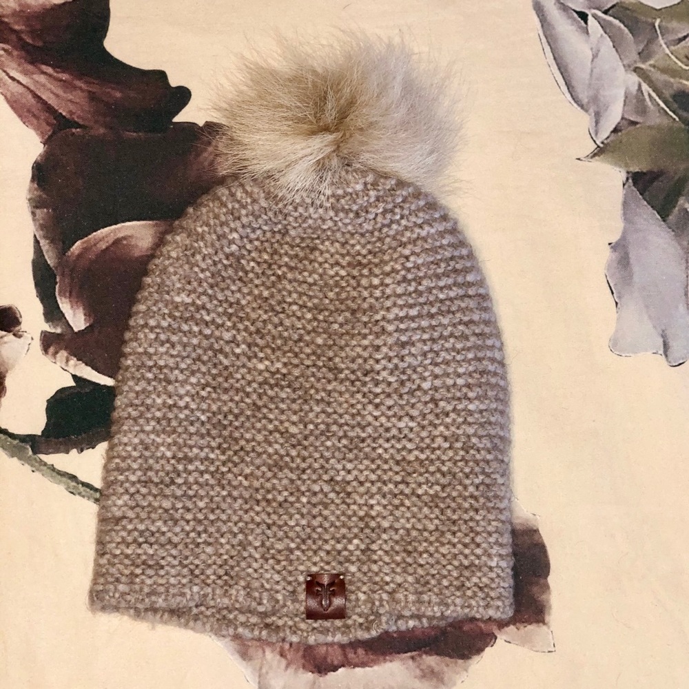 NWOT Frye Alpaca Beanie in Khaki